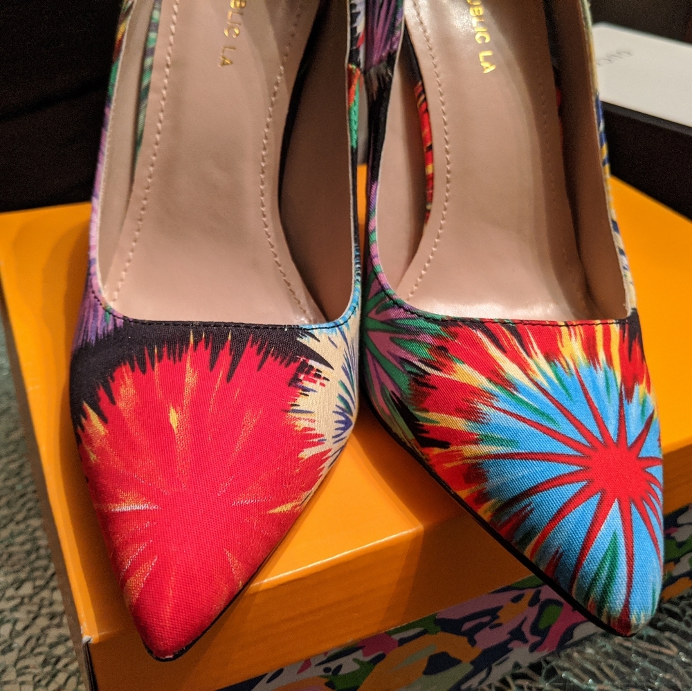 Shoes - Picture 2 of 4